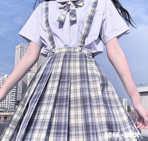 jk裙子的拉链在前面还是在后面 jk裙子的滑动调节扣怎么用