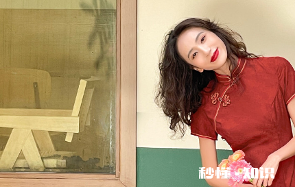 穿旗袍可以散着头发吗 穿旗袍绑什么头发好看