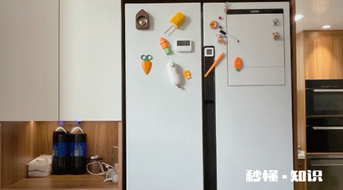 冰箱老是突然嘎嘣一声怎么回事 冰箱两侧手摸上去为什么有响声呢