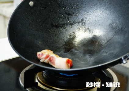 铁锅干烧后生锈了咋办 铁锅为什么一直洗都还有锈