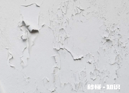 室内漏雨掉墙皮怎么修复 墙面一直潮湿掉皮怎么办