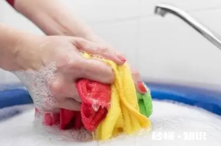 梅雨天气洗的衣服很大馊味怎么办 梅雨天洗衣服怎么才不会让衣服馊味