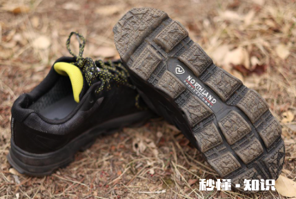 防水的鞋子透不透气 防水鞋不透气怎么处理