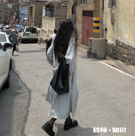 风衣每次穿完都要洗吗 风衣多久洗一次合适