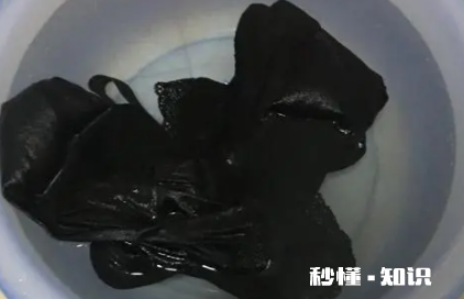 裤子褪色怎么恢复原色 裤子严重褪色还能穿吗