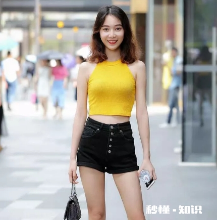 女生有腋毛可以穿无袖T恤吗 有腋毛要穿无袖的衣服怎么办