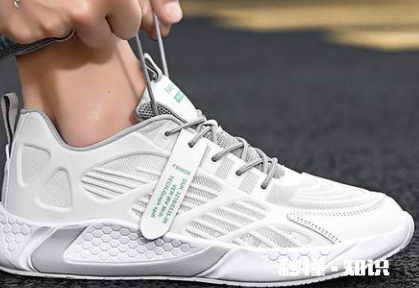 网面鞋怎么清洗简单干净 网面鞋用什么刷比较好