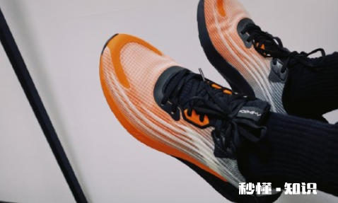 白敬亭新买的跑鞋是什么牌子 白敬亭同款跑鞋在哪买价格2021