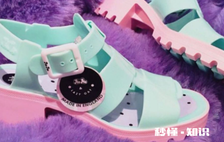 塑料凉鞋脏了用什么东西可以洗干净 塑料凉鞋怎么刷干净