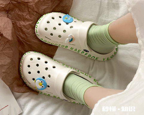 夏天穿袜子配拖鞋很奇怪吗 拖鞋配袜子是什么风格