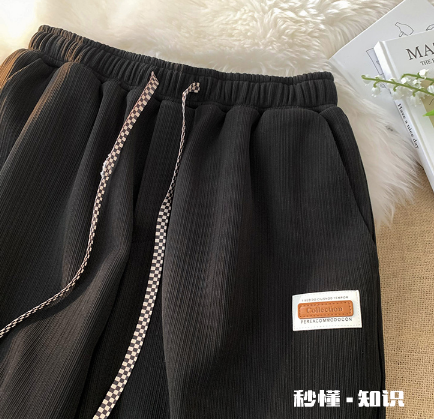 运动短裤里面穿的长裤叫什么 短裤加长裤的运动裤叫什么