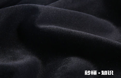 黑色灯芯绒容易吸灰吗 黑色灯芯绒粘毛怎么办