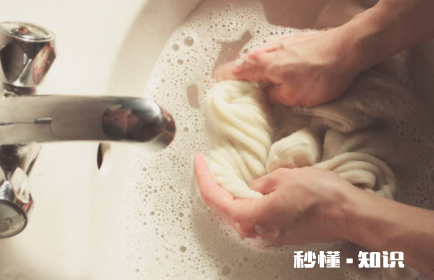 衣服被发泡胶粘了怎么办 发泡胶有腐蚀性吗