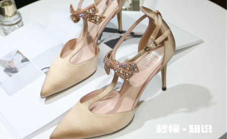 缎面凉鞋脏了怎么清理 缎面凉鞋出汗会脚底会打滑怎么办