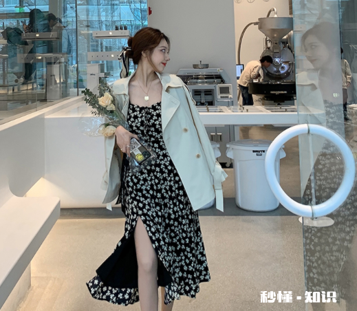 新买的风衣有味道是质量问题吗 新买的风衣外套穿前洗吗