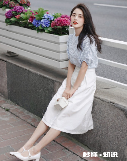 泡泡袖上衣搭什么下装 穿泡泡袖哪些是要注意的