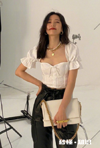 泡泡袖上衣搭什么下装 穿泡泡袖哪些是要注意的