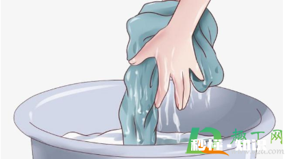 衣服上咖喱汁怎么去掉 衣服上的咖喱粉怎么清洗