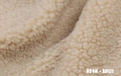 摇粒绒是不是越宽松越好看 摇粒绒买大的还是小的