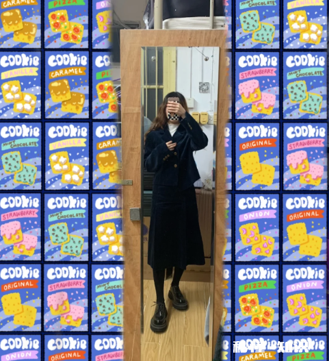 今年流行灯芯绒外套吗2022 灯芯绒买大还是买小