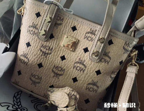 mcm菜篮子新款有米白色吗 mcm菜篮子新款和旧款的区别