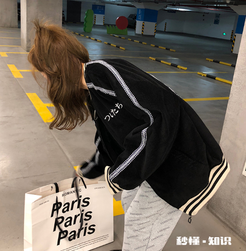 拼色衣服怎么洗不串色 拼接的衣服串色了怎么办