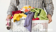 洗衣机晚上洗的衣服可以第二天晾么 晚上洗的衣服第二天晾要重新洗吗