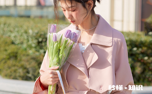 风衣面料是棉的好还是聚酯纤维的好 风衣面料软一点还是硬一点好