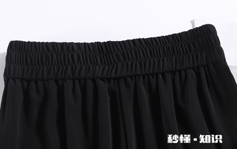 黑色裤子很多粘白色的东西是什么 黑裤子有白胶怎么洗都洗不掉