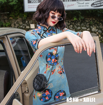 旗袍买大一点还是紧一点好看 买旗袍码数怎么选择