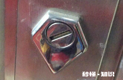 被胶水堵锁眼了怎么办 锁眼堵住里面能出来吗