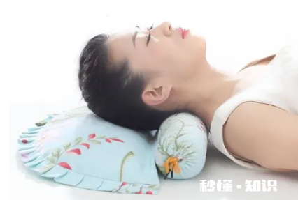 颈椎疼怎么选枕头 颈椎枕填充什么东西好