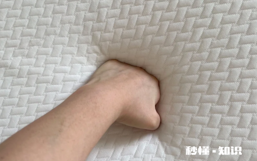 为什么网上的床垫那么便宜 网上买的床垫和实体店差别