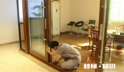 推拉门卡槽怎么清理 推拉门轨道有沙子怎么清理