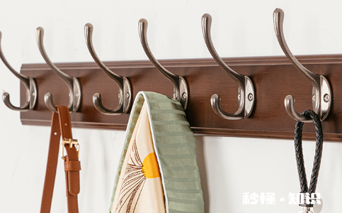 挂衣钩间距多少为合适 挂衣架安装在墙面多高的位置
