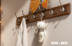 挂衣钩间距多少为合适 挂衣架安装在墙面多高的位置