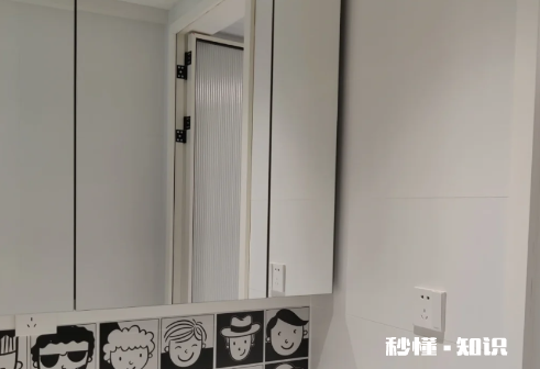 镜柜玻璃坏了怎么换玻璃 镜柜玻璃下面发黑怎么处理