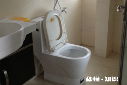 马桶边距墙多少合适 马桶与墙有30cm空隙怎么办