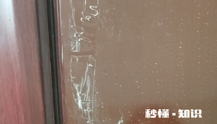 门上保护膜老化撕不下来怎么处理 门上保护膜去除小窍门