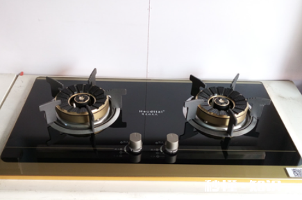 燃气灶换电池在哪里换 燃气灶没电池了是什么状态