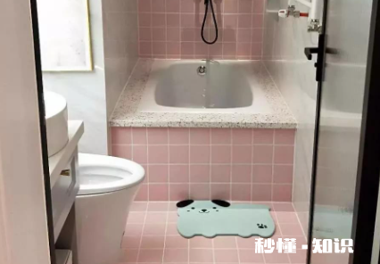 卫生间地板往外渗水是管子裂了吗 卫生间返潮和漏水区别