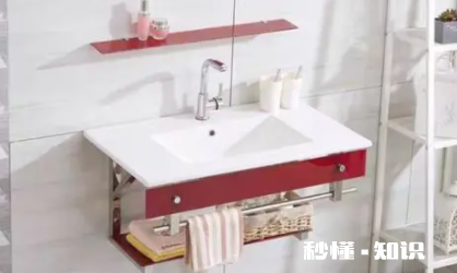 玻璃柜怎么擦干净 玻璃浴室柜上的污渍怎么去除