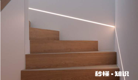 楼梯踏步灯高度多少合适 楼梯踏步灯会勾脚吗