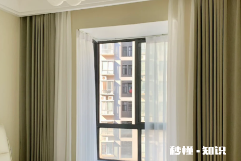 2022年窗帘流行纯色还是拼色 老人为啥说窗帘不用蓝色