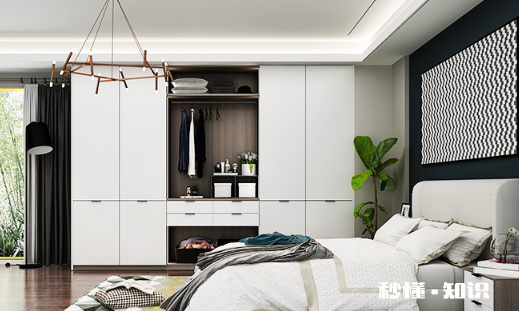 衣柜不到顶上面放什么东西好 衣柜不到顶如何变美观