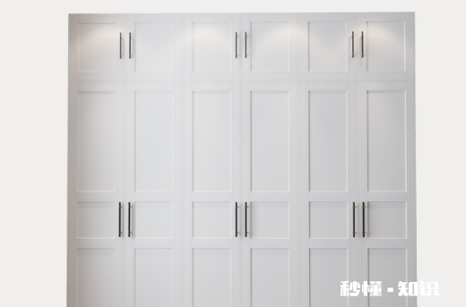 衣柜不到顶上面放什么东西好 衣柜不到顶如何变美观