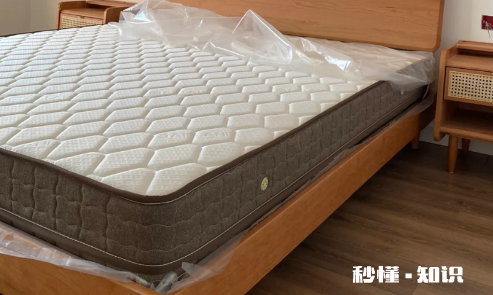 床垫气味太重可以睡吗 床垫气味太重可以用水洗吗