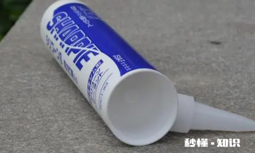 马桶胶干了是硬的还是软的 马桶胶干了之后见水变软了怎么办