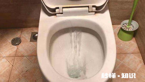 马桶冲水没有劲是什么原因 马桶冲水没有劲怎样解决