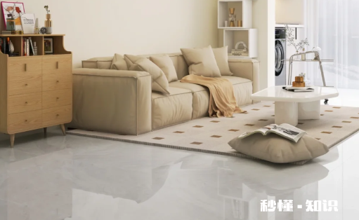 瓷砖有水印是因为有蜡吗 怎么看新地砖上有蜡还是没蜡